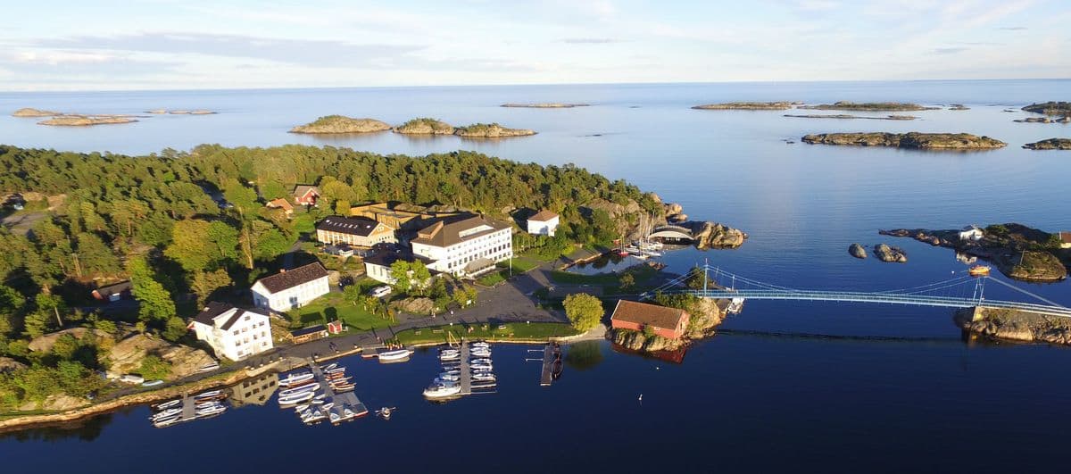 Risøy Folkehøyskole summer rentals